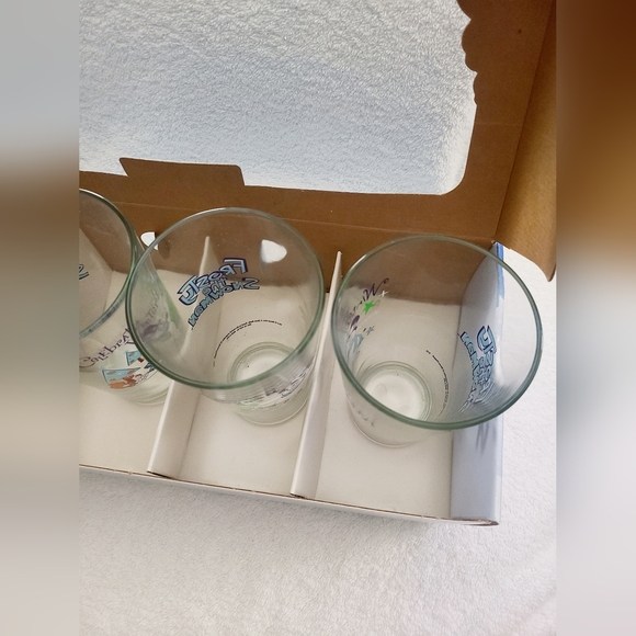 FROSTY THE SNOWMAN 4 Piece Glasses COLLECTOR'S SERIES THICK PINT GLASS SET 16oz - Picture 7 of 7